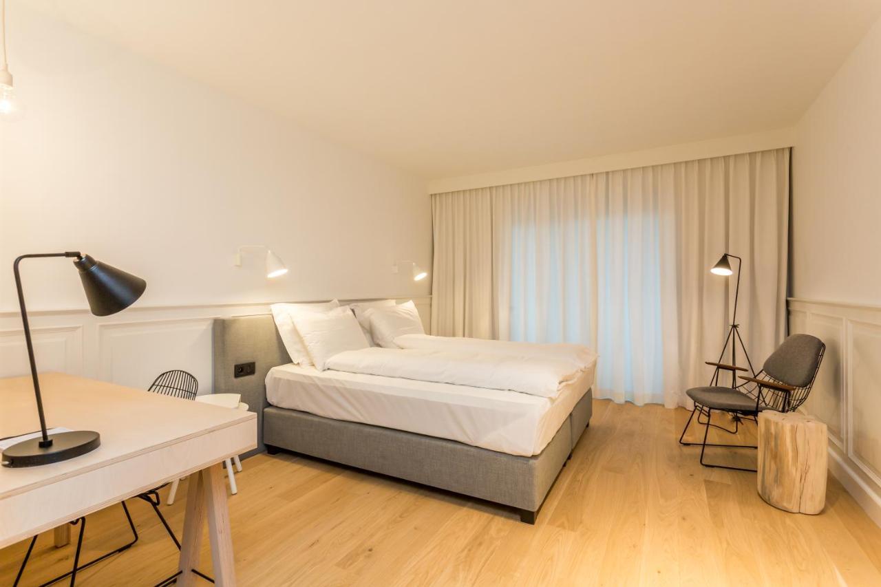 De Sjeiven Dorpel Hotel Maaseik Luaran gambar