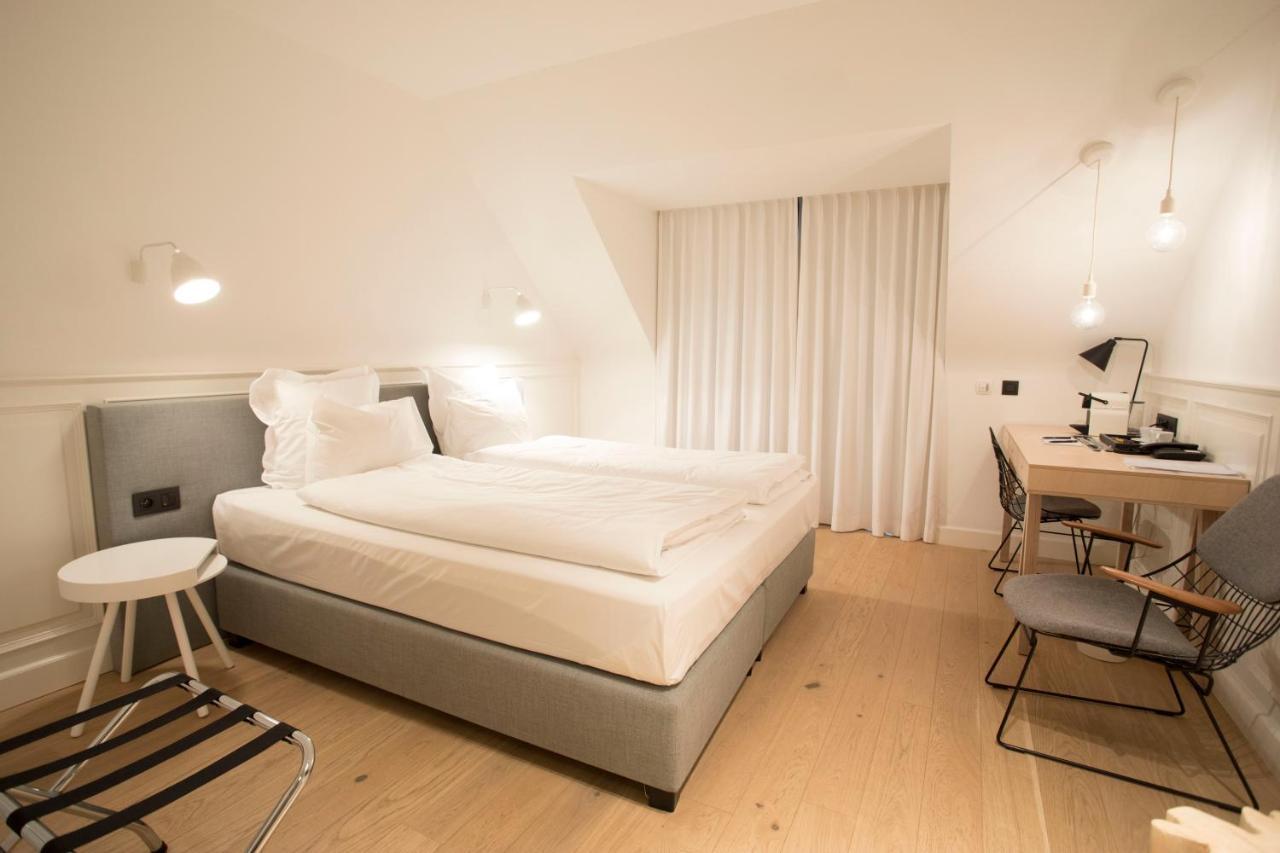 De Sjeiven Dorpel Hotel Maaseik Luaran gambar