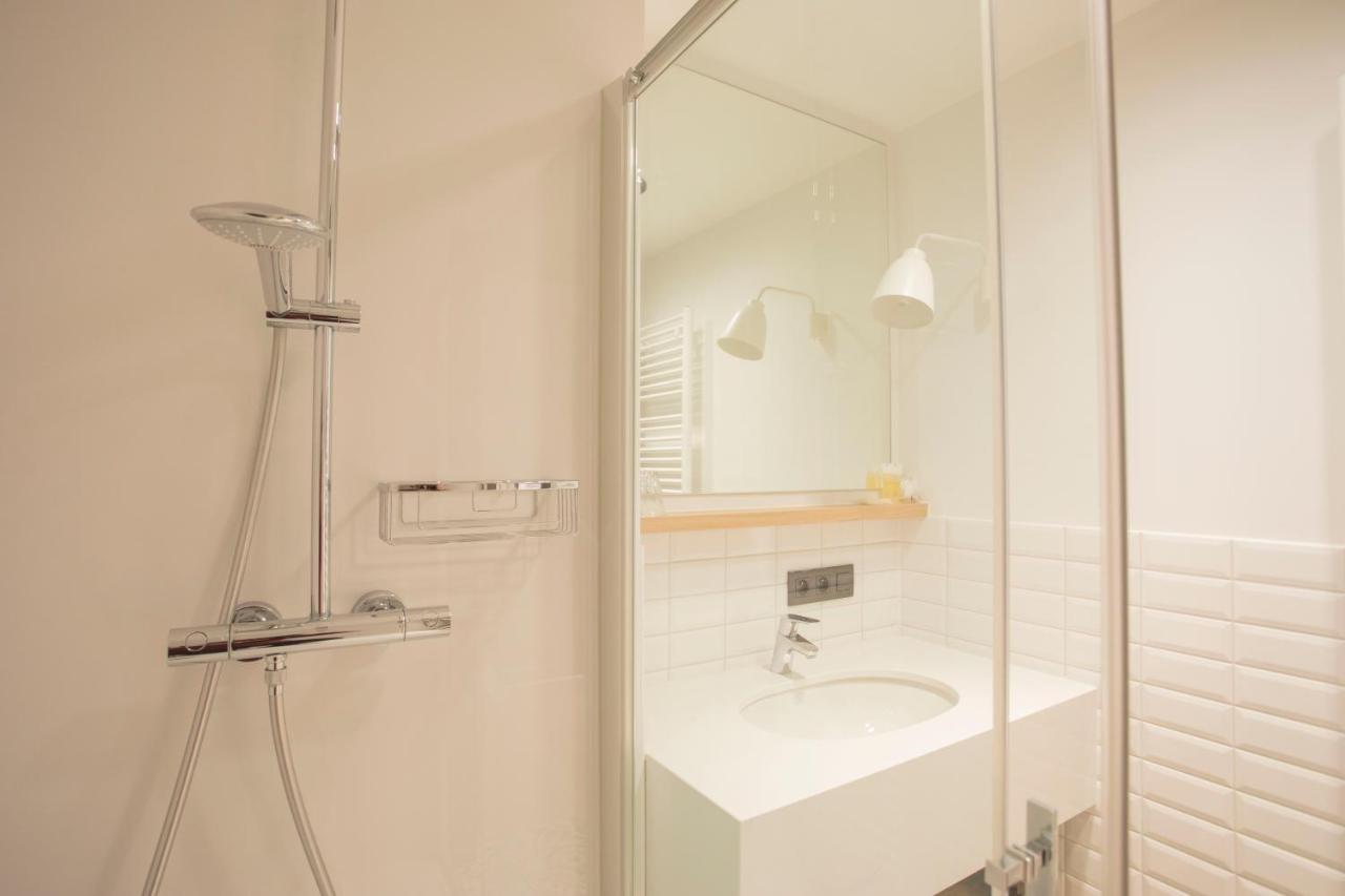 De Sjeiven Dorpel Hotel Maaseik Luaran gambar